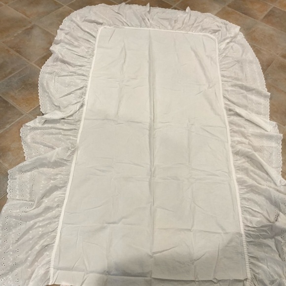 Single/twin bed blanket & eyelet mattress cover - Picture 5 of 11